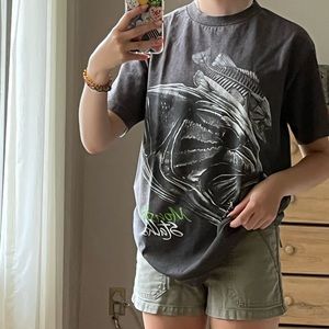 🎣Monster Stalker t-shirt: